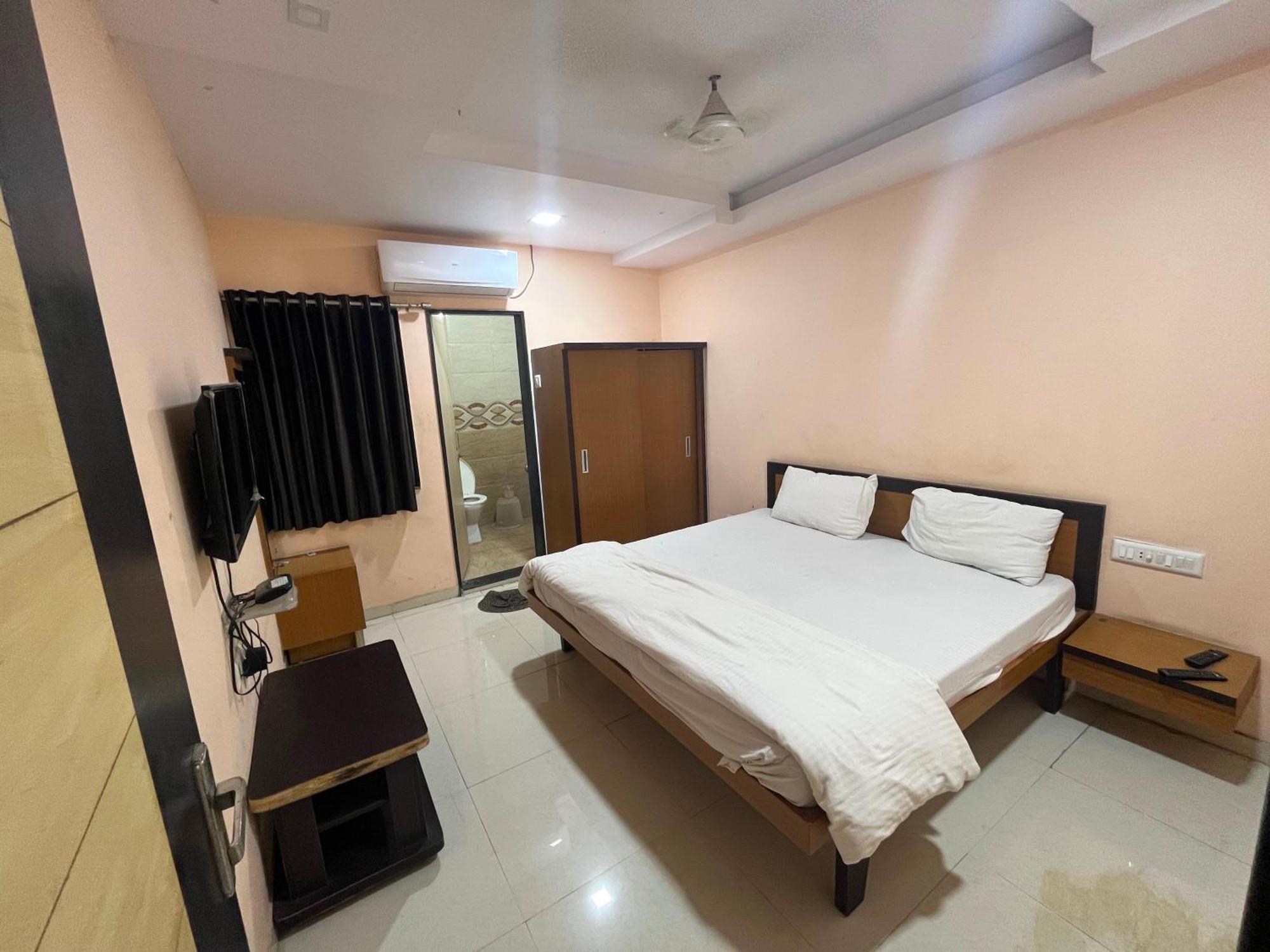 Oyo Hotel Rio Inn Ānand 外观 照片