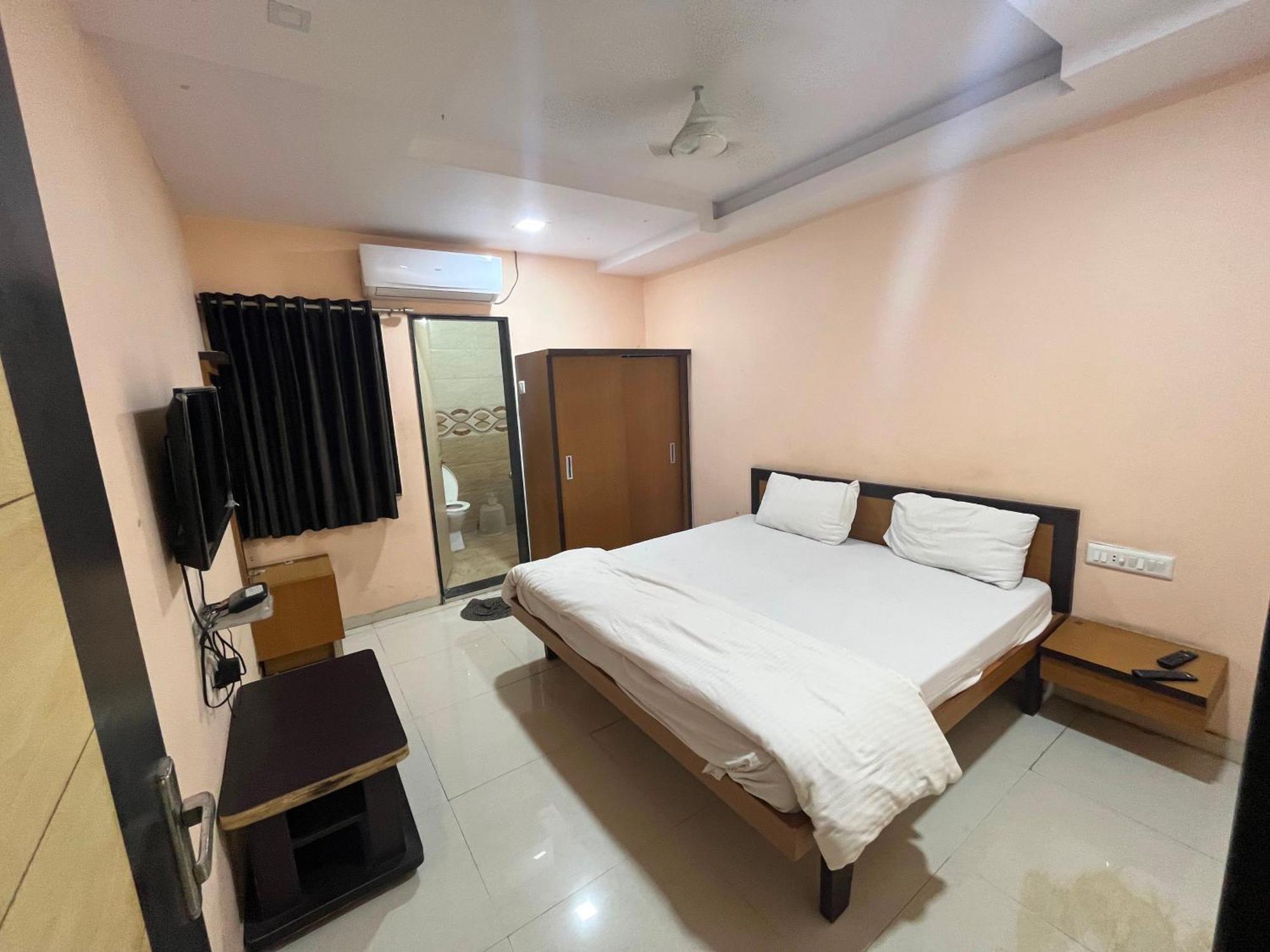 Oyo Hotel Rio Inn Ānand 外观 照片