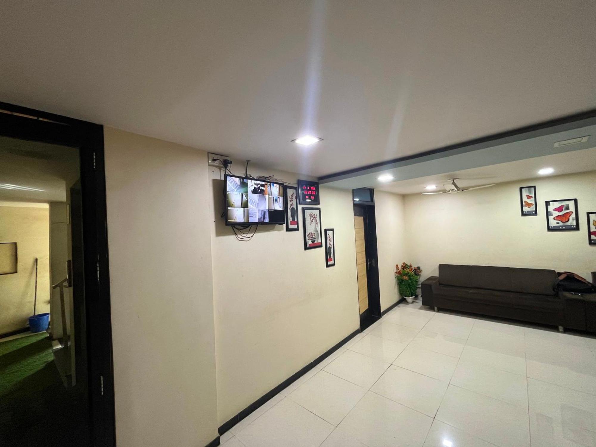 Oyo Hotel Rio Inn Ānand 外观 照片