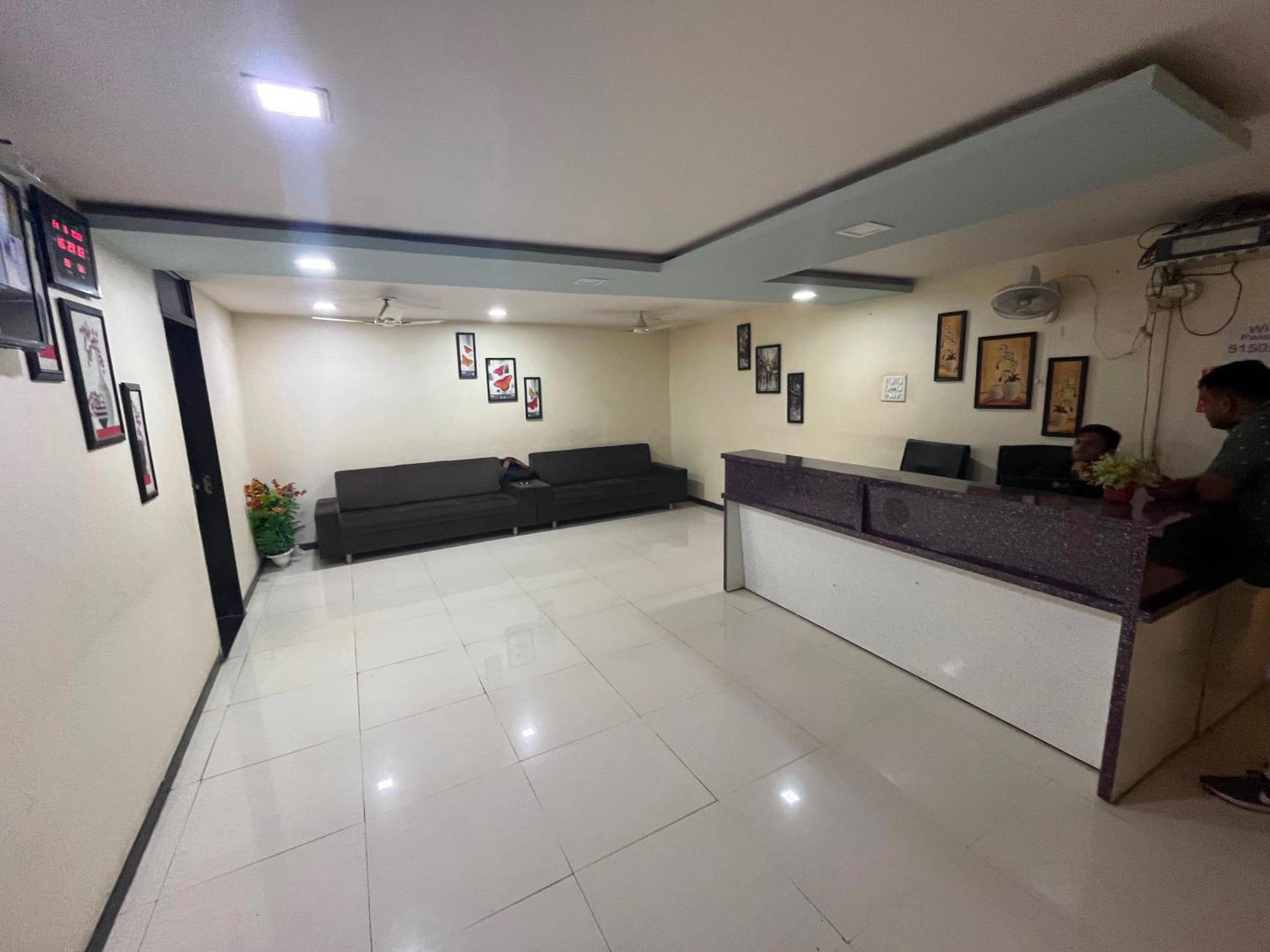 Oyo Hotel Rio Inn Ānand 外观 照片